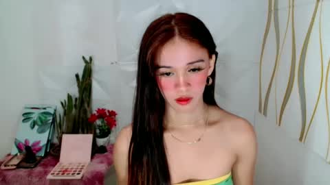 Snapshot of kate_romance chatting on 12.25.24 Kate online show from 12.25.24