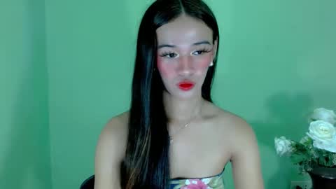 Snapshot of kate_romance chatting on 01.06.25 Kate online show from 01.06.25