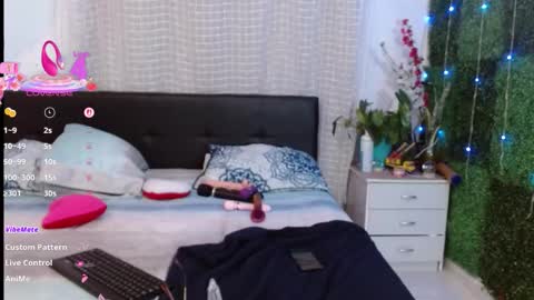 Snapshot of kateangelly chatting on 09.19.25 kateangelly online show from 09.19.25