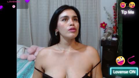 Snapshot of kateangelly chatting on 11.05.25 kateangelly online show from 11.05.25