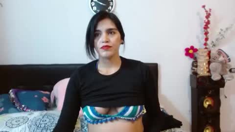 Snapshot of kateangelly chatting on 11.21.25 kateangelly online show from 11.21.25