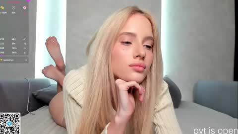Snapshot of katebremar chatting on 04.22.26 online show from 04.22.26