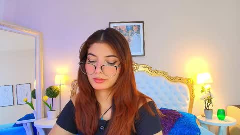 Snapshot of kateemartinez chatting on 09.24.25 katee Martinez online show from 09.24.25