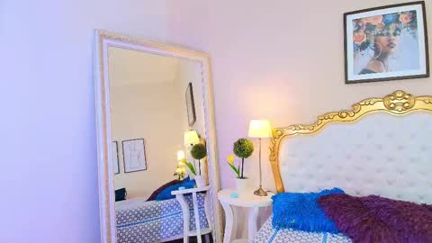 Snapshot of kateemartinez chatting on 10.13.25 katee Martinez online show from 10.13.25