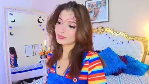 Snapshot of kateemartinez chatting on 10.31.25 katee Martinez online show from 10.31.25