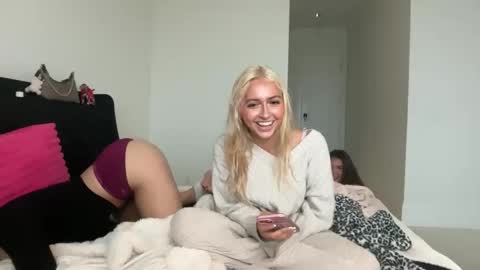 kateharperr online show from 11.16.25