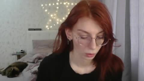 Snapshot of katekalen chatting on 04.05.26 Kate Bunny online show from 04.05.26