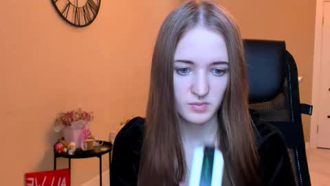 katekayer online show from 11.10.25