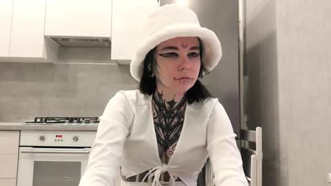 Snapshot of katelynnjenness chatting on 01.09.26 Milana online show from 01.09.26