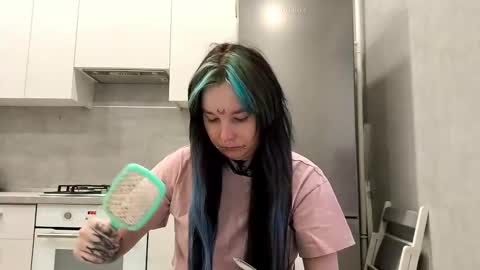 Snapshot of katelynnjenness chatting on 01.15.26 Milana online show from 01.15.26