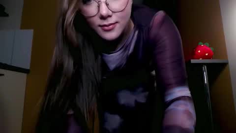 Snapshot of katerosen chatting on 11.07.25 KATE online show from 11.07.25