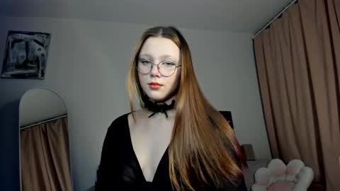 Snapshot of katerosen chatting on 03.12.26 KATE online show from 03.12.26