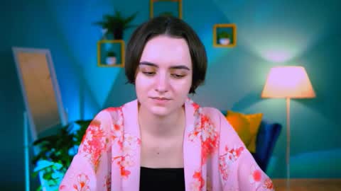 katewillows online show from 12.04.25