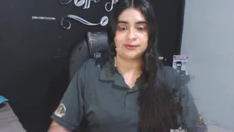 Call me Lau  online show from 04.04.26