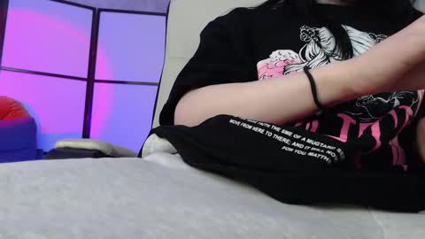 Snapshot of katherine_johnson chatting on 01.04.25 katherine_johnson online show from 01.04.25