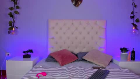 Snapshot of katherinee_scott chatting on 05.09.26 your kathe online show from 05.09.26