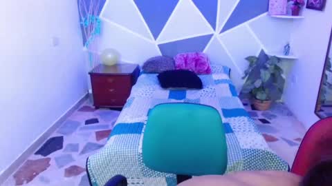 Kati  Alan online show from 01.22.25