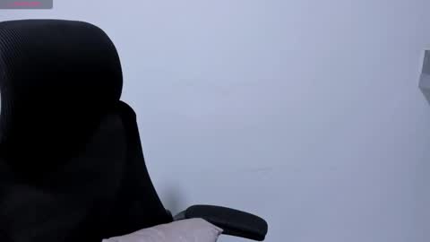 Snapshot of katia_sex25 chatting on 02.25.26 Katia online show from 02.25.26