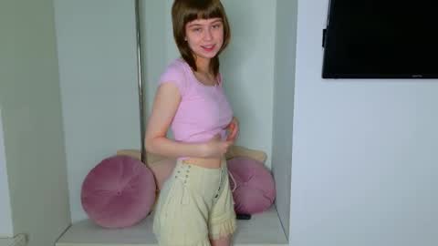 Snapshot of katie_ktk chatting on 09.20.25 Katie online show from 09.20.25