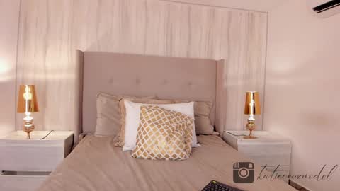 Katie online show from 02.04.25