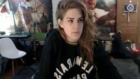 Snapshot of katiecutie_5 chatting on 02.14.25 Katie online show from 02.14.25