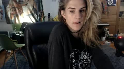 Snapshot of katiecutie_5 chatting on 07.23.26 Katie online show from 07.23.26
