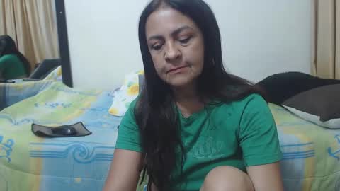 Snapshot of katiehotx chatting on 12.22.24 katie online show from 12.22.24