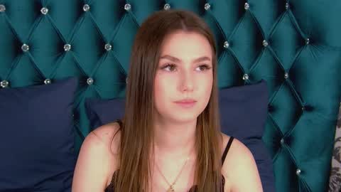 katiereeves online show from 10.13.25