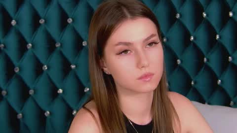 katiereeves online show from 10.21.25