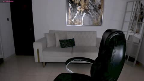 Kate Stonne online show from 09.12.25