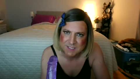 katieutopia online show from 11.08.25