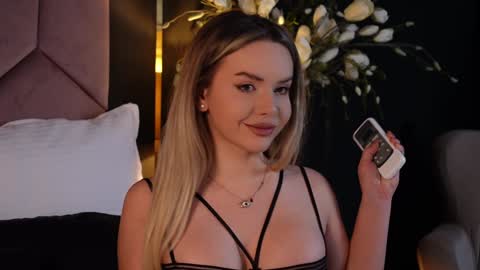 KatJolie online show from 01.23.25