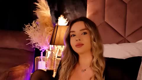 KatJolie online show from 10.07.25