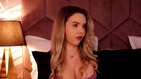 KatJolie online show from 10.16.25