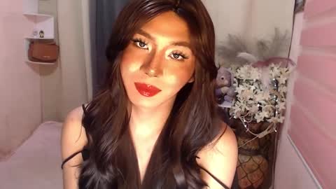 Snapshot of kattiecurrent chatting on 11.28.25 Saisy online show from 11.28.25