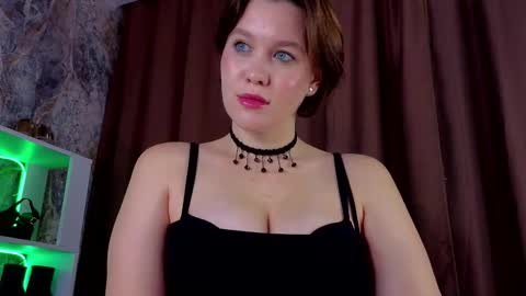 Snapshot of katttymoon_ chatting on 09.11.25 Goddess Katy VACATION online show from 09.11.25