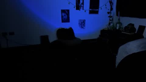 kattx   independent model online show from 10.28.25