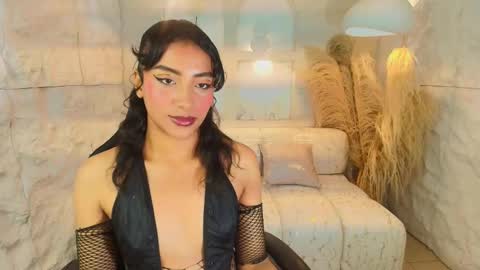 Snapshot of katty_berry_r chatting on 11.21.25 Katty online show from 11.21.25