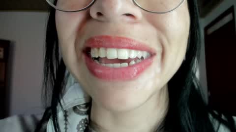 Snapshot of katty_mouth chatting on 01.22.25 Katty online show from 01.22.25