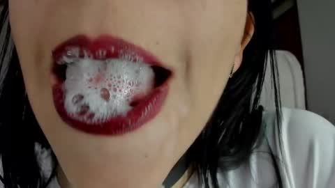 Snapshot of katty_mouth chatting on 02.14.25 Katty online show from 02.14.25