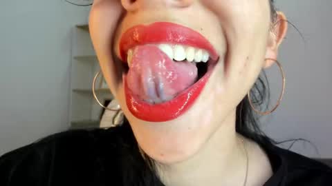 Snapshot of katty_mouth chatting on 10.08.25 Katty online show from 10.08.25