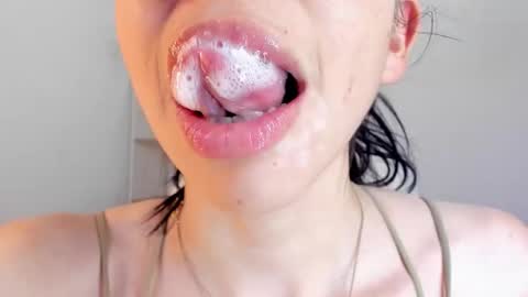 Snapshot of katty_mouth chatting on 10.09.25 Katty online show from 10.09.25