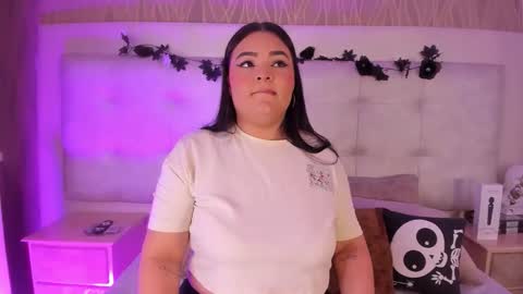 Snapshot of kattyarogers chatting on 11.03.25 KattyaRogers online show from 11.03.25