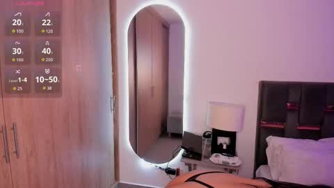 Snapshot of kattyportman chatting on 11.22.25 Katty online show from 11.22.25