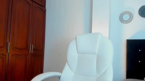 KATYAJHONSS online show from 02.22.26