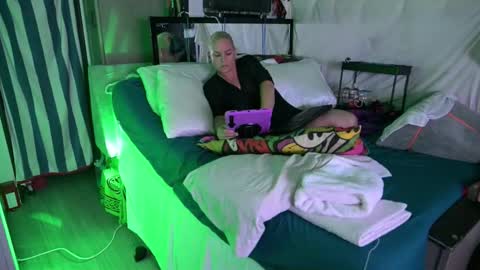 katycouple69 online show from 03.08.26