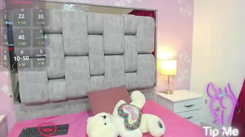 Snapshot of katysweetas chatting on 10.25.25 katysweetas online show from 10.25.25