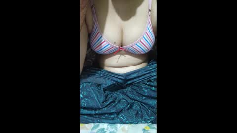 Snapshot of kaurharnoor chatting on 11.08.25 kaurharnoor online show from 11.08.25