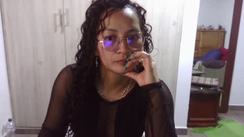  Khawit  online show from 01.12.25