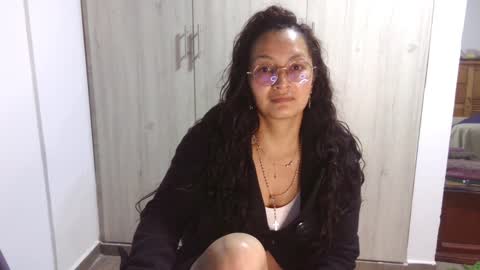  Khawit  online show from 01.23.25